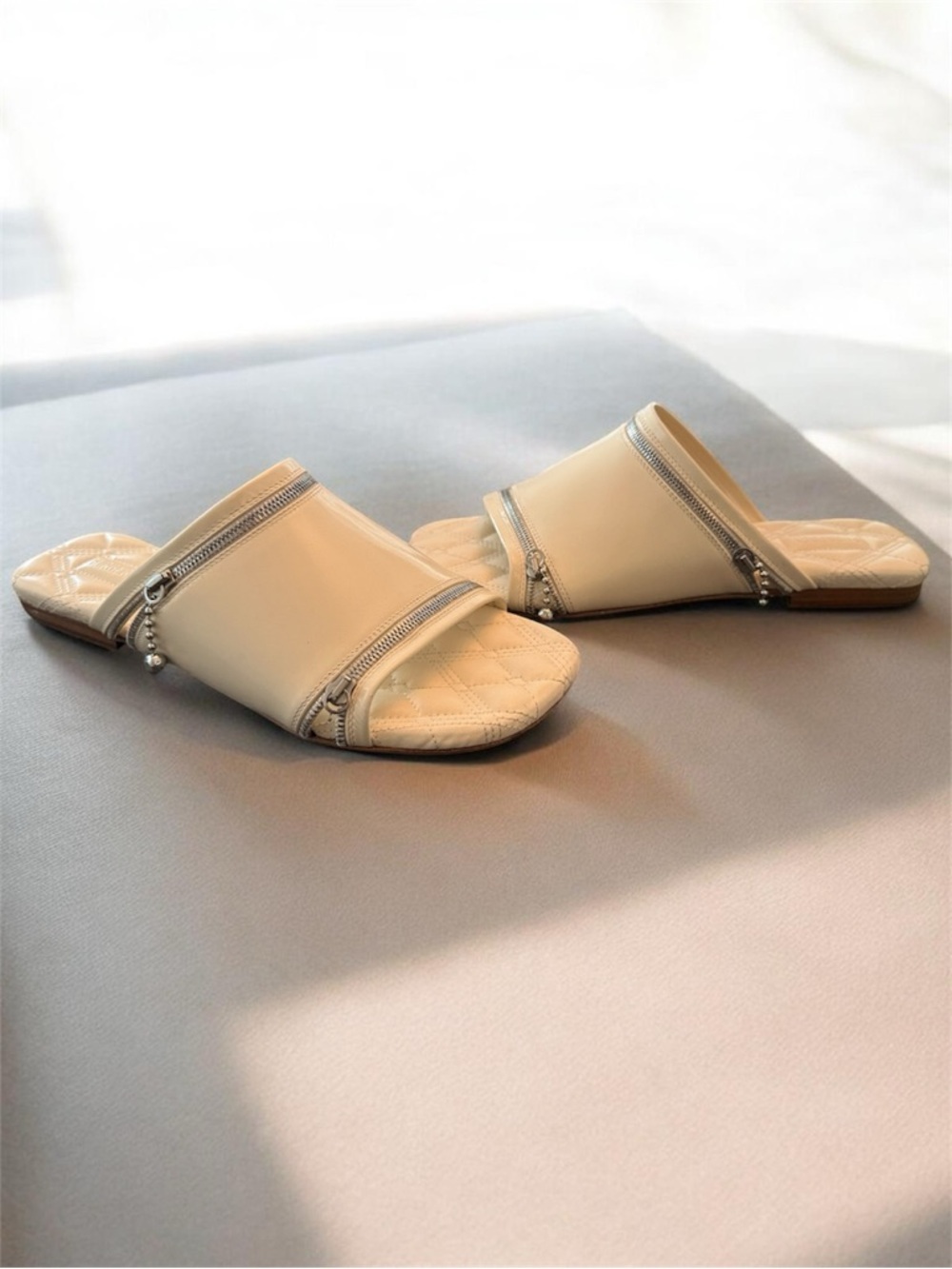 Burberry Cream Quilted Leather Zip-Trim Slide Mules - Picture 4 of 6